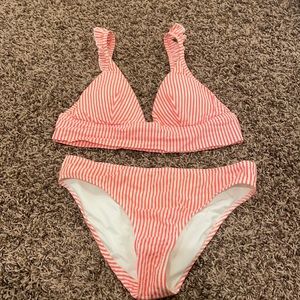 Aerie bikini top is size Medium and bottoms are size small
